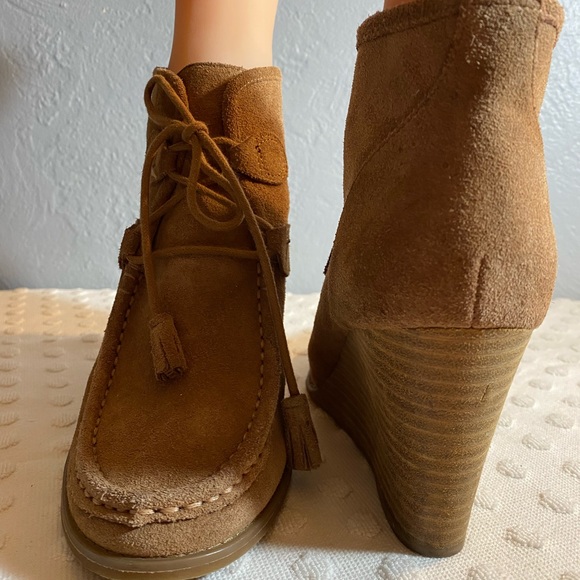 LUCKY BRAND Women's Suede Lace-Up Heeled Booties - Picture 9 of 16